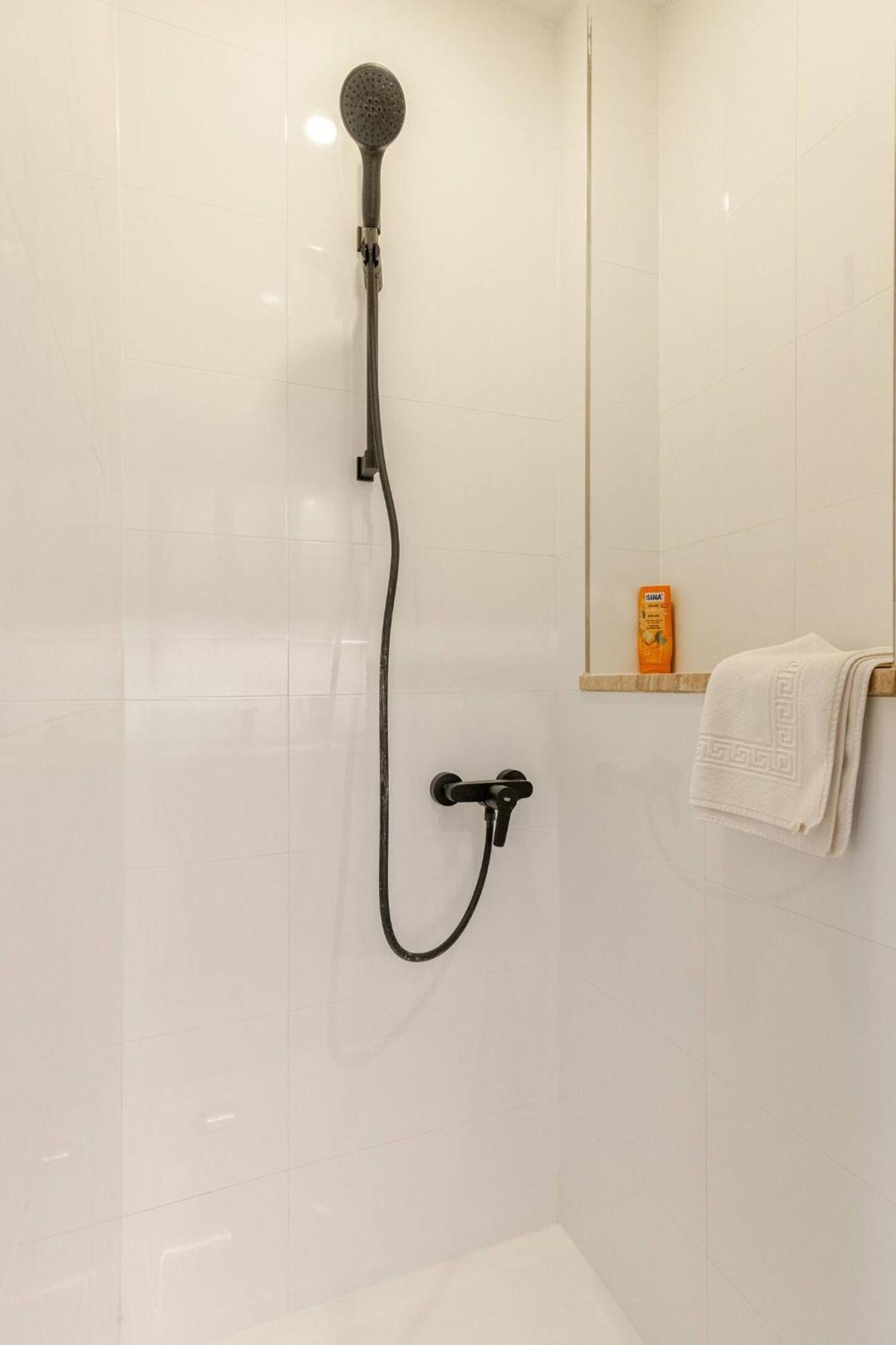 Apartment Place Of Grace - 1 Min To National Theatre *